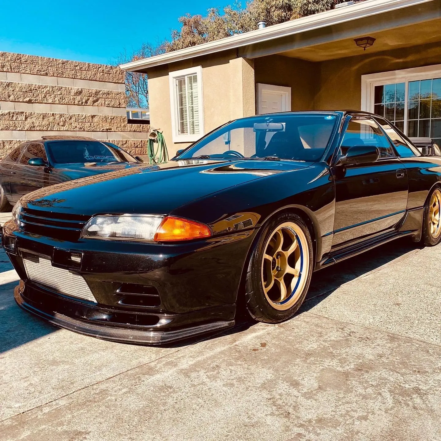 Hi-Caliber Culture Vault photography of a black Nissan Skyline